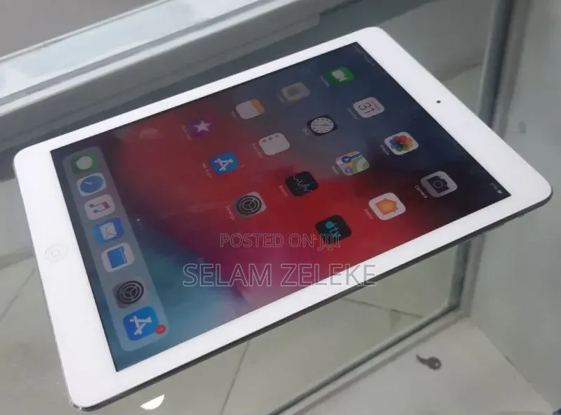 New Apple iPad Air 64 GB Silver
