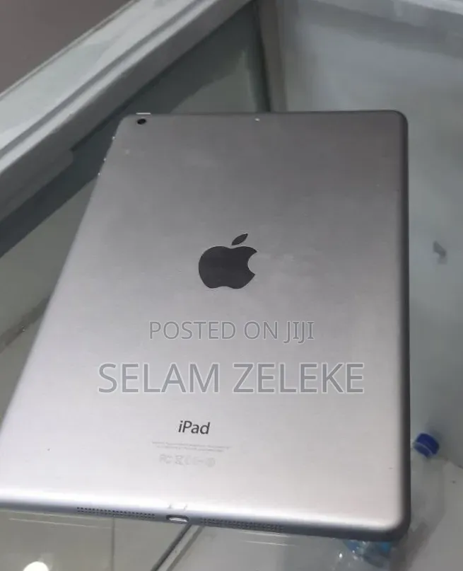 New Apple iPad Air 64 GB Silver