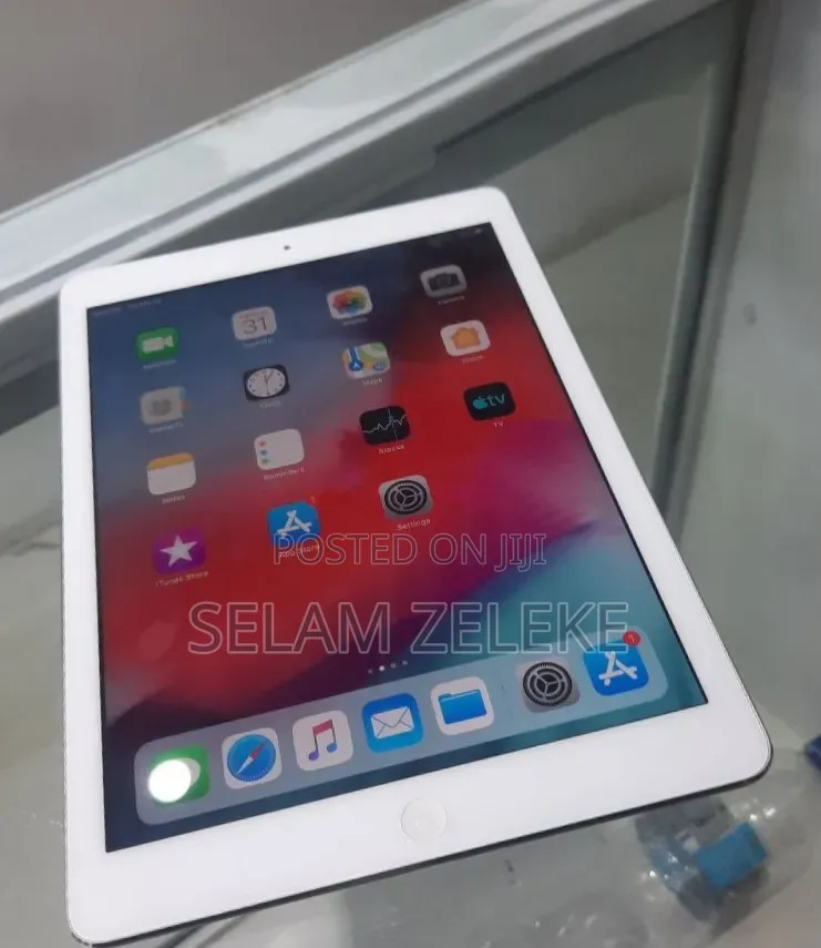 New Apple iPad Air 64 GB Silver