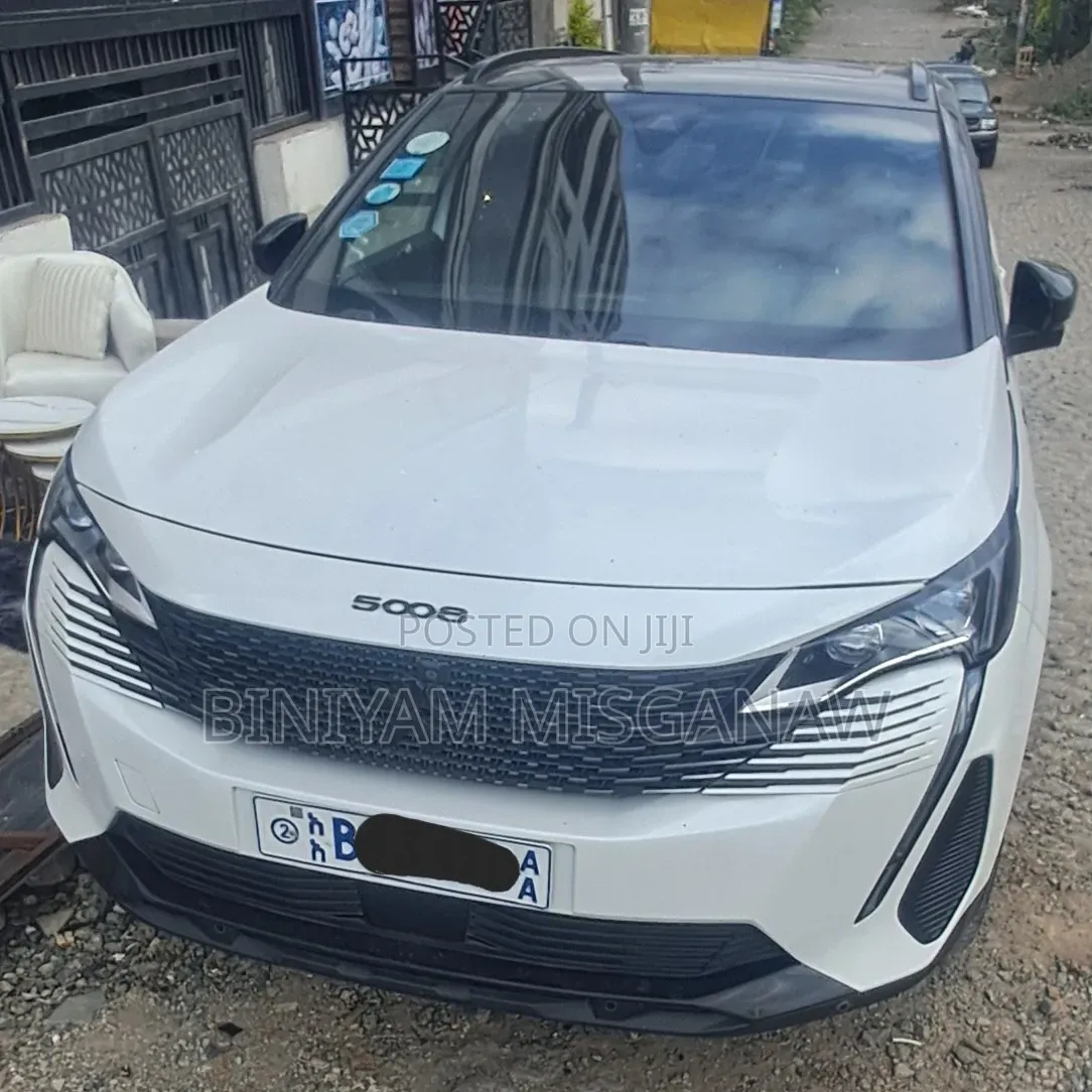 Peugeot 5008 2021 White