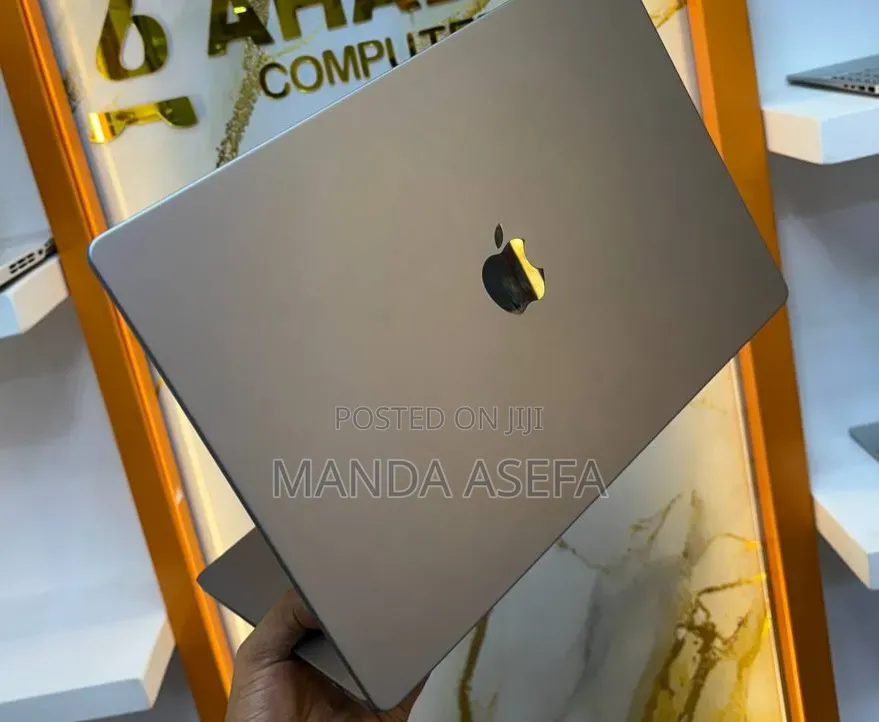 New Laptop Apple MacBook Pro M1 16GB Apple M1 Pro SSD 512GB