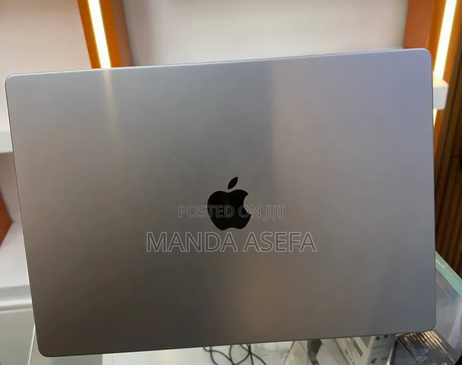 New Laptop Apple MacBook Pro M1 16GB Apple M1 Pro SSD 512GB
