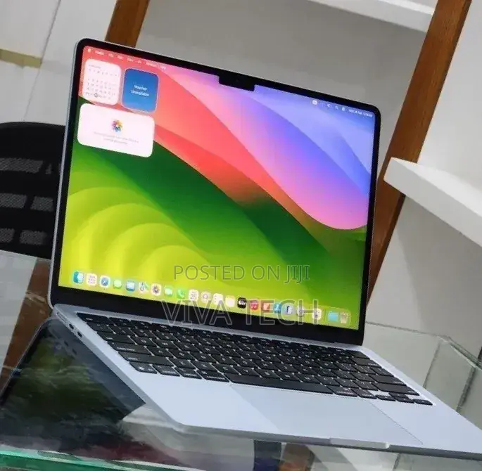 New Laptop Apple MacBook Air 2025 M4 13-inch 16GB Apple M4 SSD 256GB