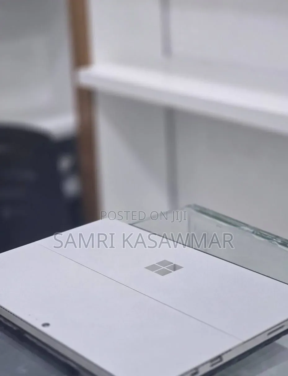 New Laptop Microsoft Surface Pro 4 8GB Intel Core i5 SSD 256GB