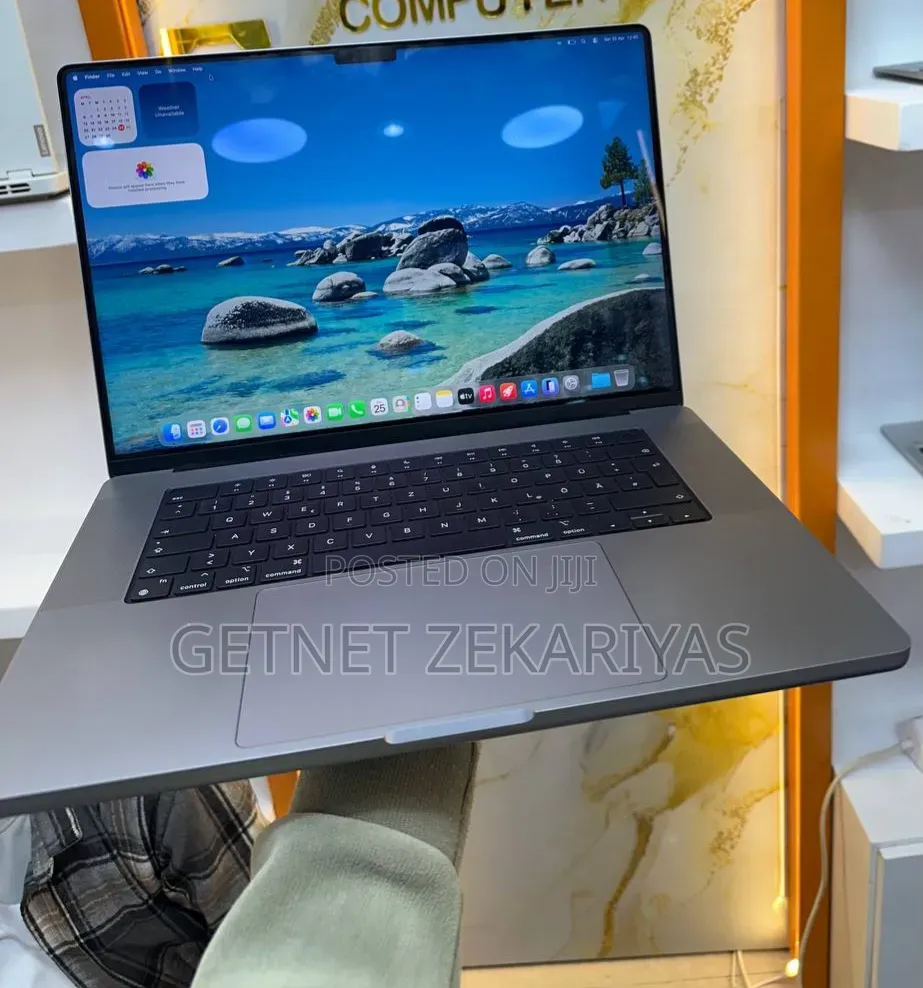 New Laptop Apple MacBook Pro M1 16GB Apple M1 Pro SSD 512GB