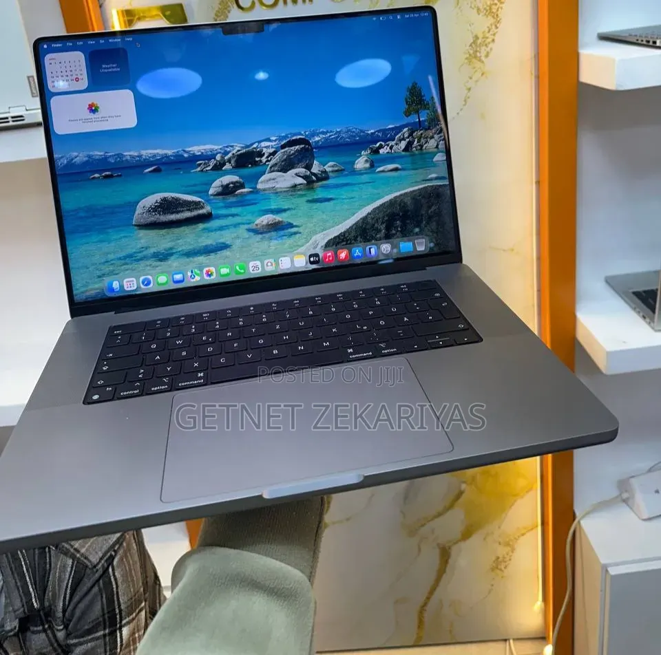 New Laptop Apple MacBook Pro M1 16GB Apple M1 Pro SSD 512GB