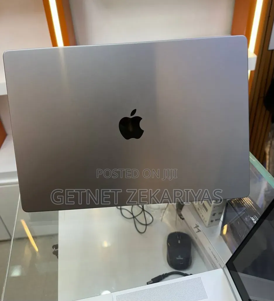 New Laptop Apple MacBook Pro M1 16GB Apple M1 Pro SSD 512GB