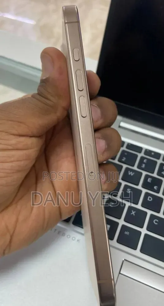 New Apple iPhone 16 Pro Max 256 GB Silver