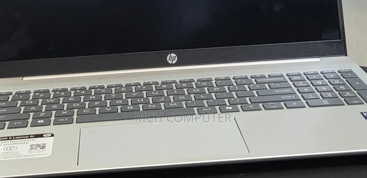 New Laptop HP OmniBook 5 Flip 16GB Intel Core Ultra 7 SSD 512GB