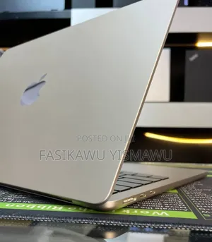 New Laptop Apple MacBook Air 2024 M3 13-inch 8GB Apple M3 SSD 256GB