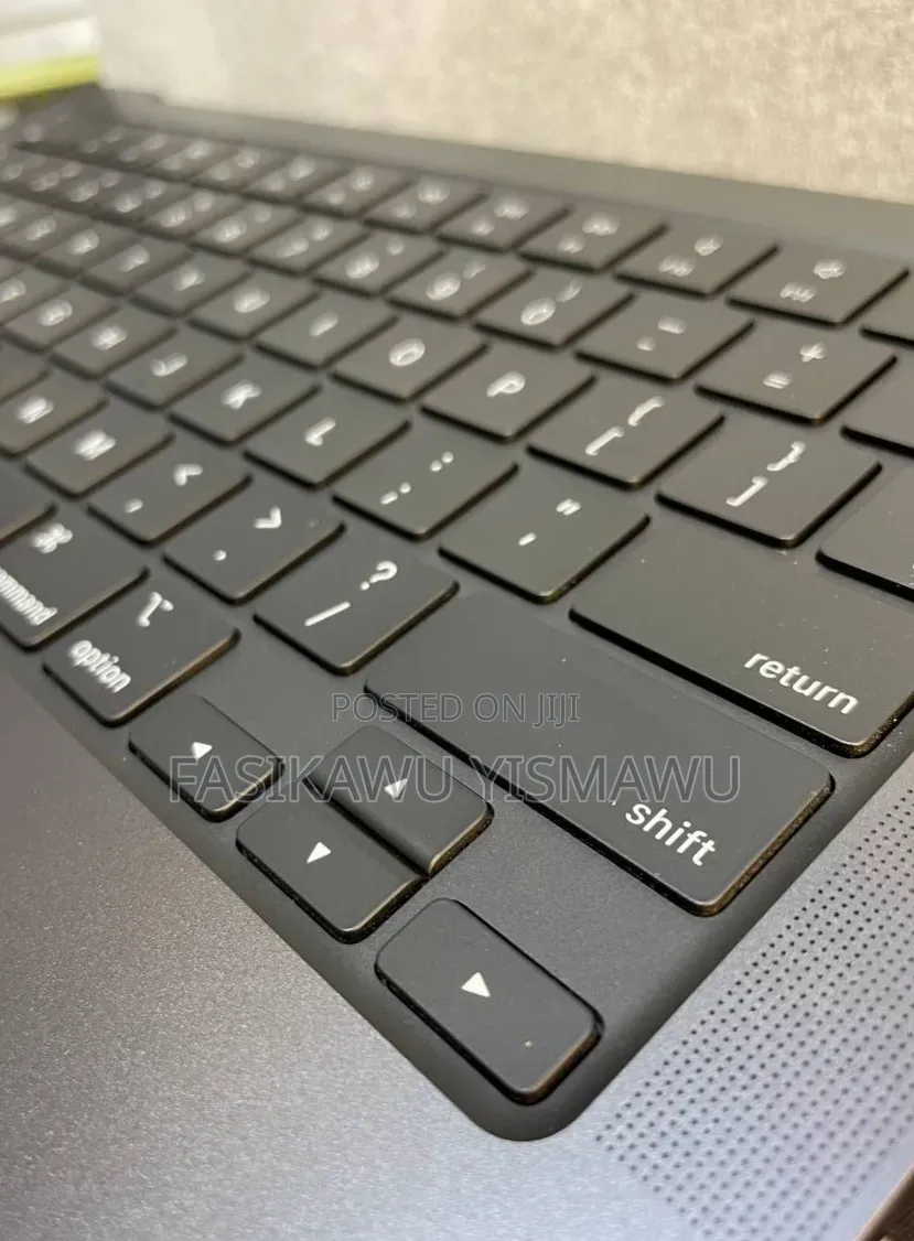 New Laptop Apple MacBook Air 2024 M3 13-inch 64GB Apple M3 SSD 1T