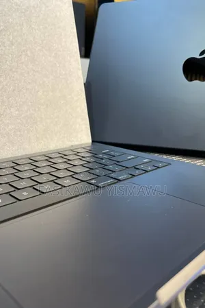 New Laptop Apple MacBook Air 2024 M3 13-inch 64GB Apple M3 SSD 1T