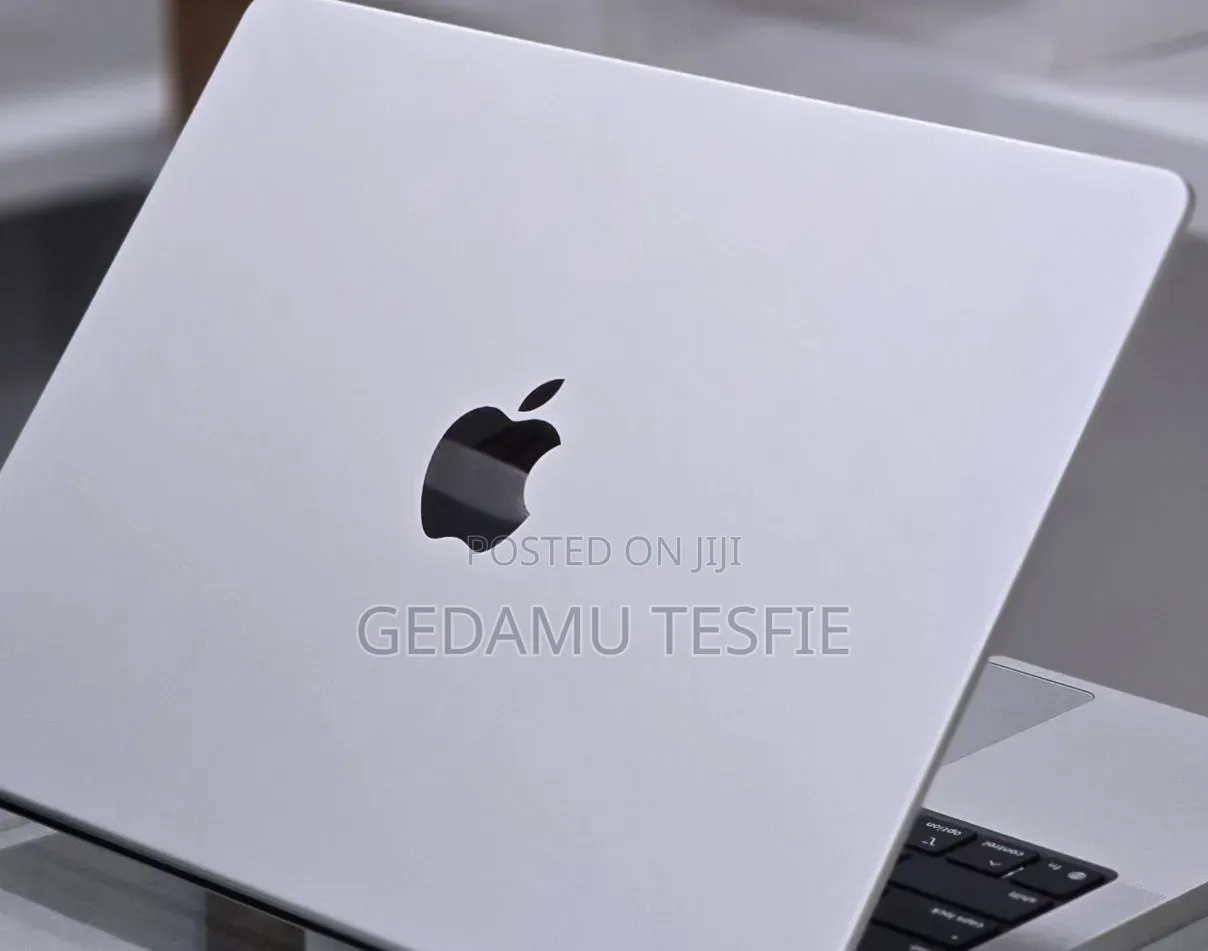 New Laptop Apple MacBook 16GB SSD 512GB