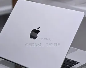 New Laptop Apple MacBook 16GB SSD 512GB