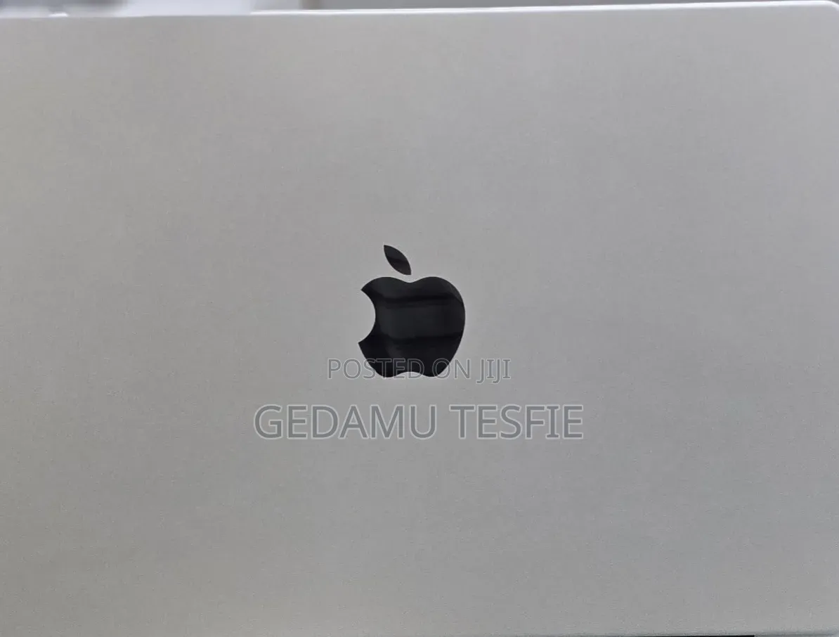 New Laptop Apple MacBook 16GB SSD 512GB