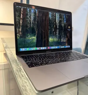 New Laptop Apple MacBook Pro 2019 8GB Intel Core i5 SSD 512GB