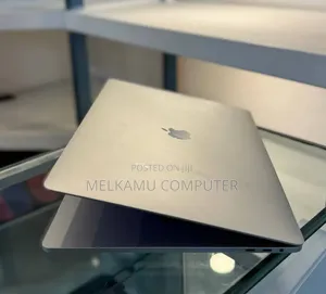 New Laptop Apple MacBook Pro 2019 16GB Intel Core i7 SSD 512GB
