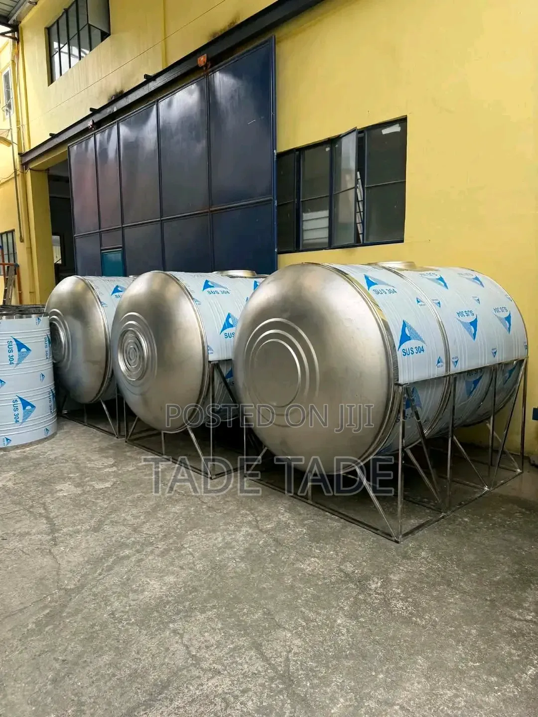 ደረጃውን የጠበቀ የውሀ ታንከር Standard Water Tanker