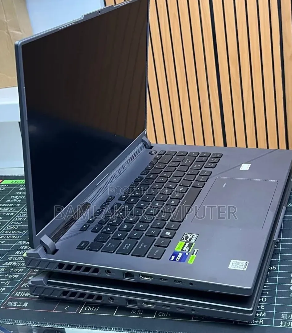 New Laptop Asus ROG Strix G15 16GB Intel Core i9 SSD 1T