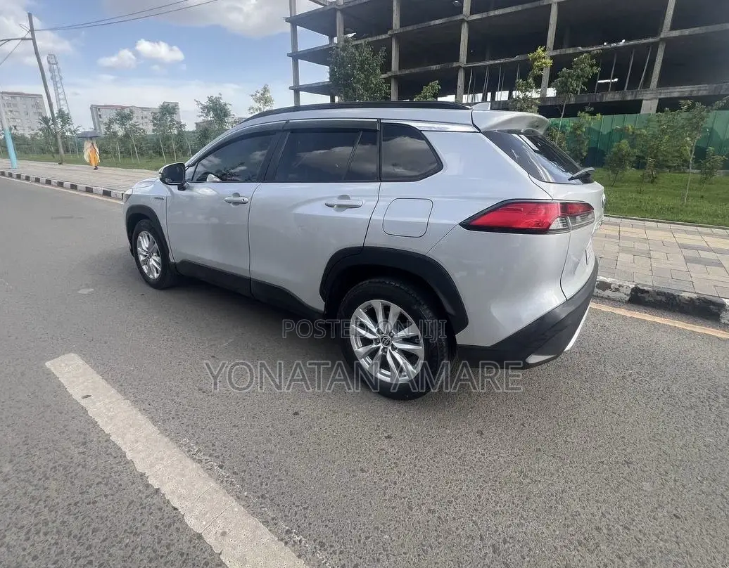 Toyota Corolla Cross Hybrid 2023 Silver