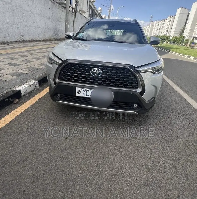 Toyota Corolla Cross Hybrid 2023 Silver