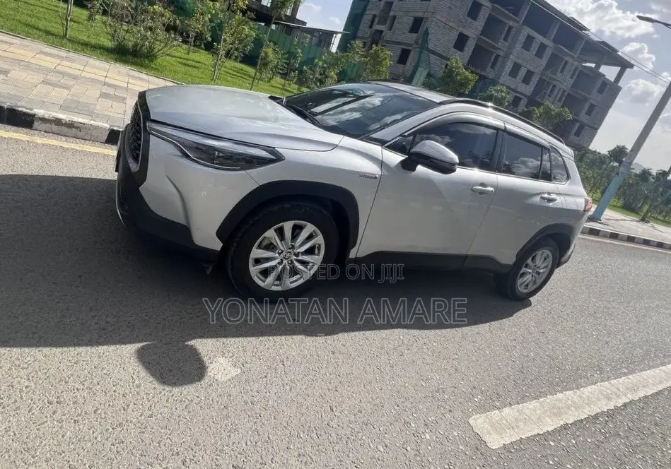 Toyota Corolla Cross Hybrid 2023 Silver