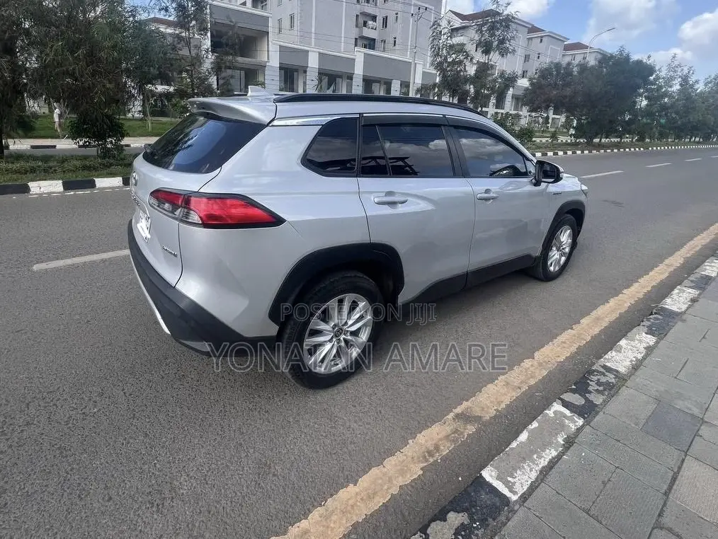 Toyota Corolla Cross Hybrid 2023 Silver