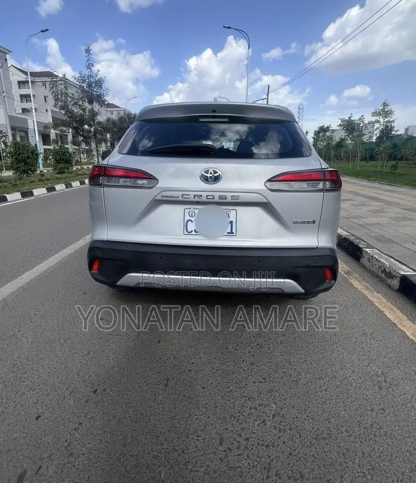 Toyota Corolla Cross Hybrid 2023 Silver