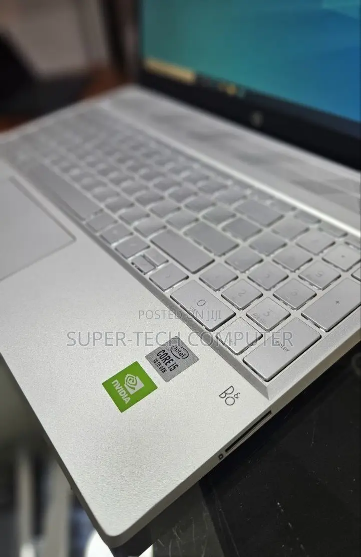 New Laptop HP Pavilion 15 8GB Intel Core i5 SSD 256GB