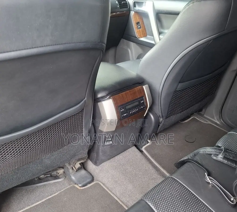 Toyota Land Cruiser Prado 2012 Silver