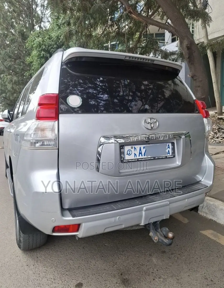 Toyota Land Cruiser Prado 2012 Silver