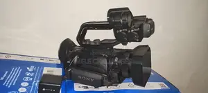 ፕሮፌሽናል ቪድዮ ካሜራ