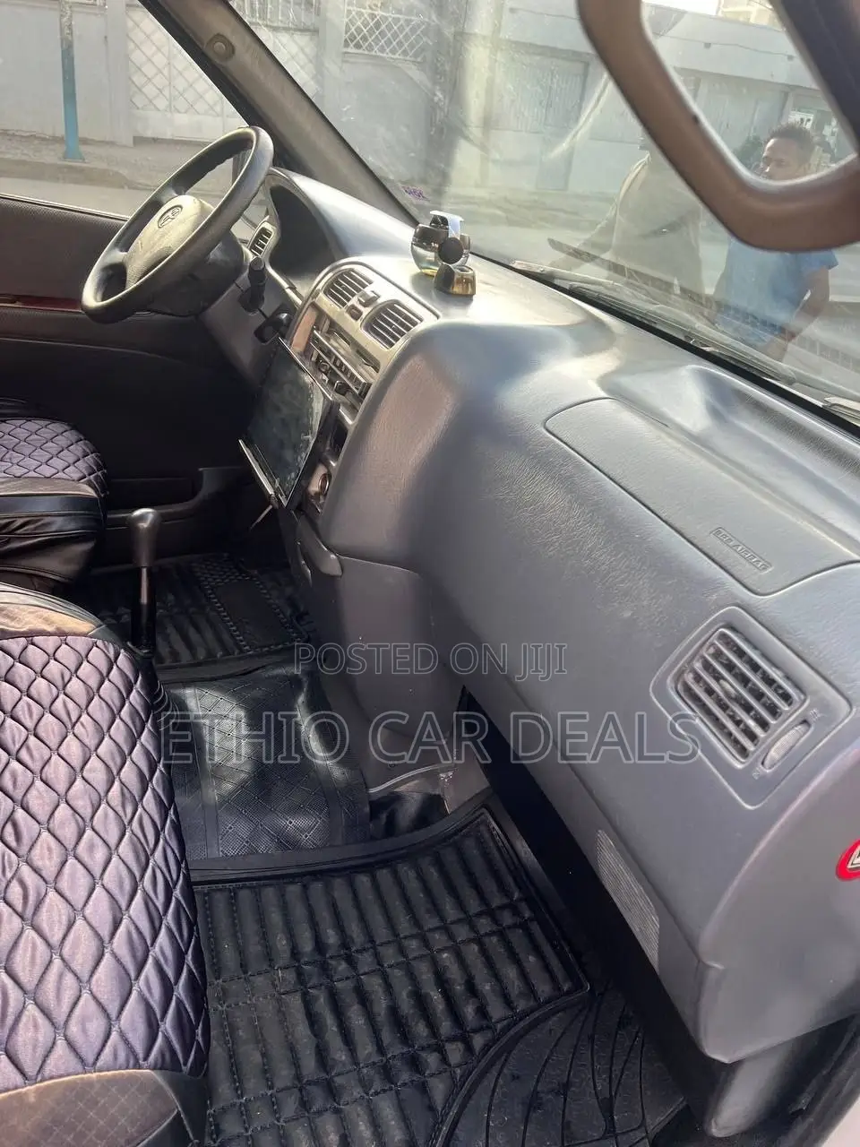 Toyota HiAce 2009 White