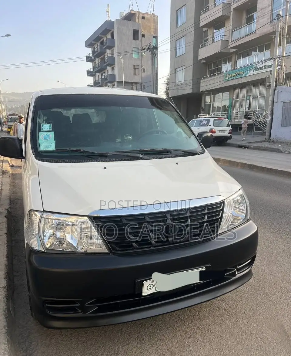 Toyota HiAce 2009 White