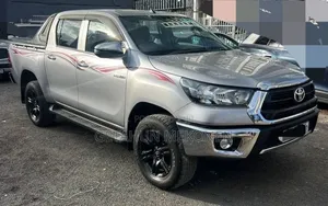 Toyota Hilux 2022 Silver
