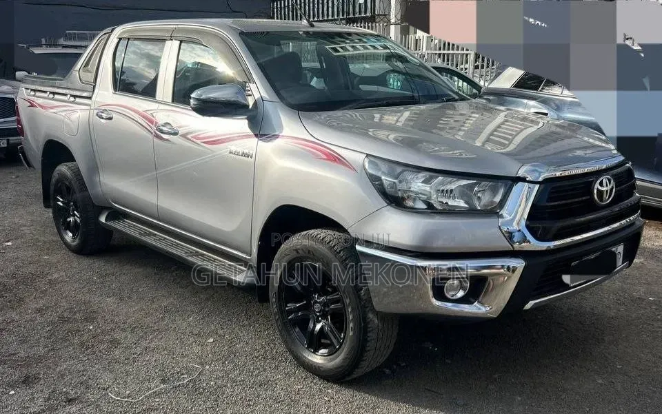 Toyota Hilux 2022 Silver