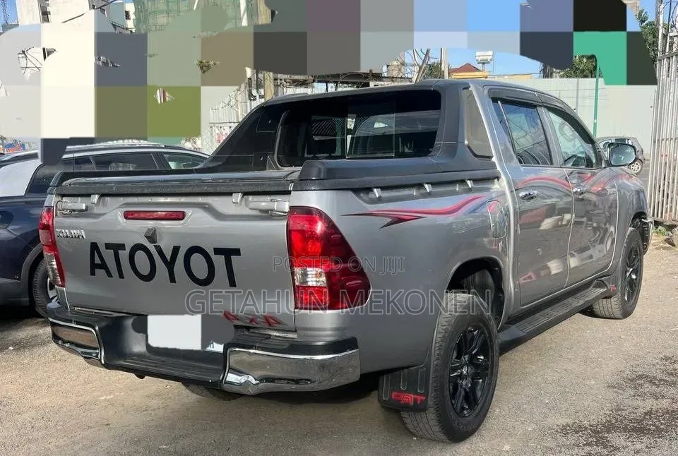 Toyota Hilux 2022 Silver