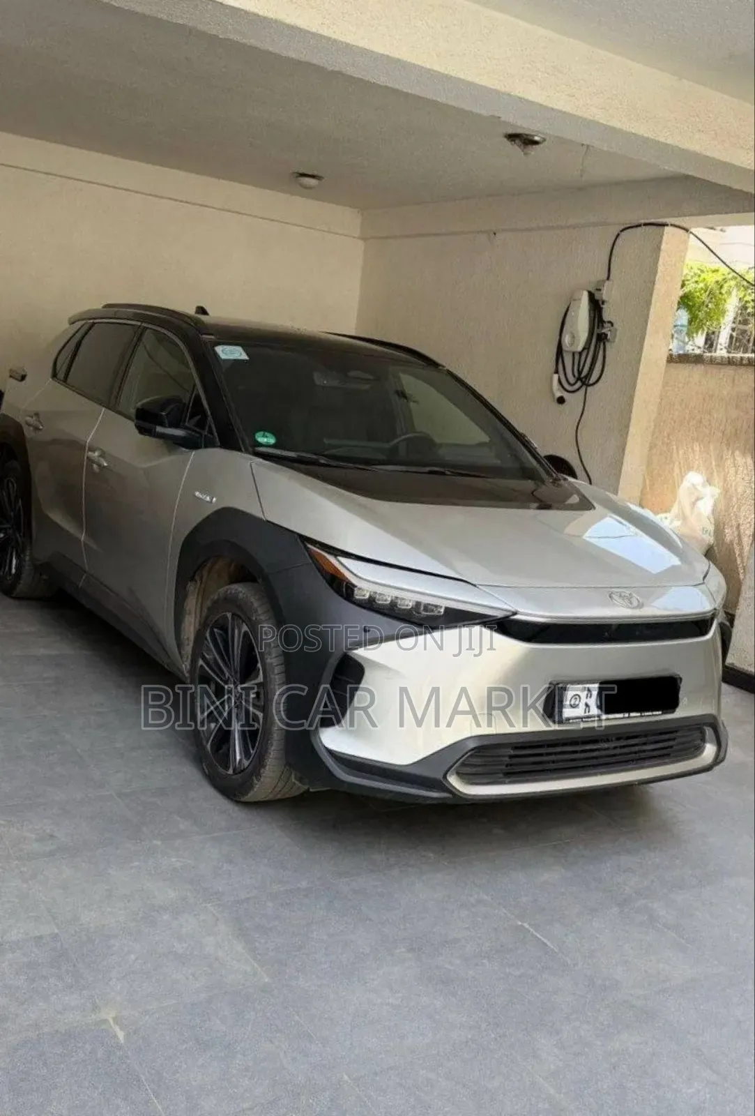 Toyota bZ4X 71.4 kWh AWD 2023 Gold
