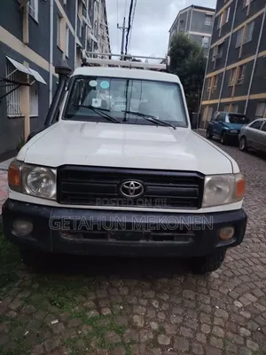 Toyota Land Cruiser 2012 White
