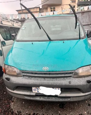 Toyota HiAce 2000