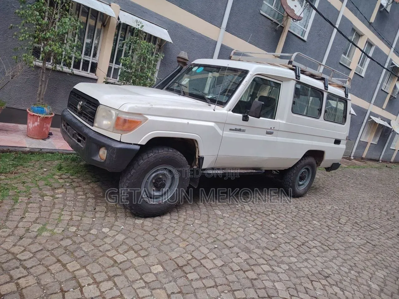 Toyota Land Cruiser 2012 White