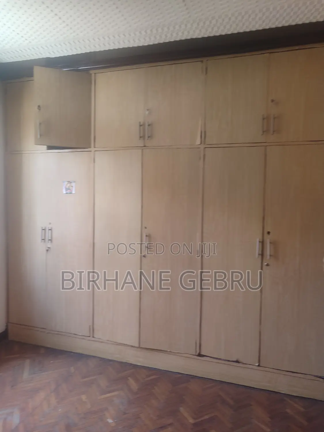Villa House Rent for Resturant Bergery and Other