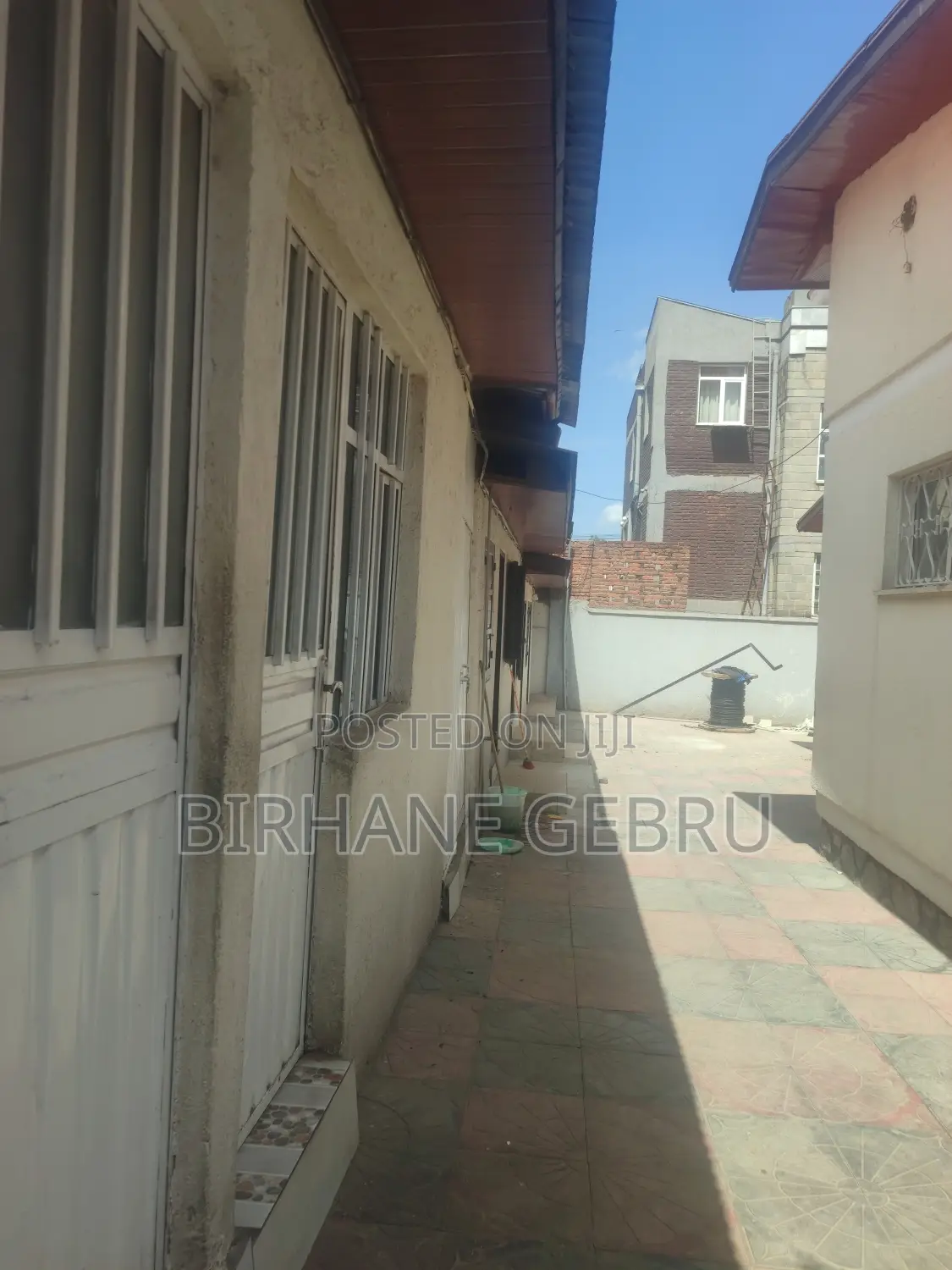 Villa House Rent for Resturant Bergery and Other