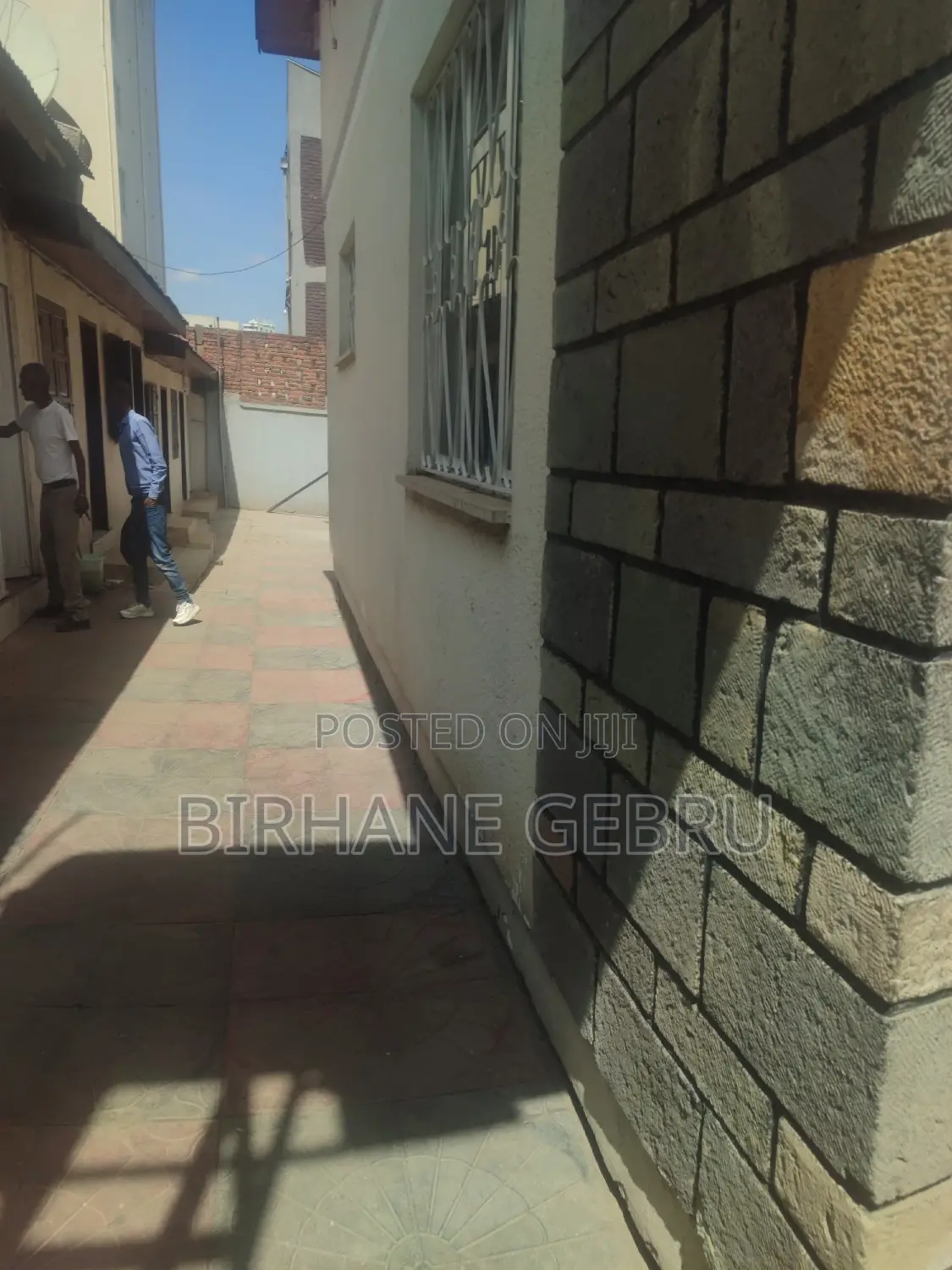 Villa House Rent for Resturant Bergery and Other