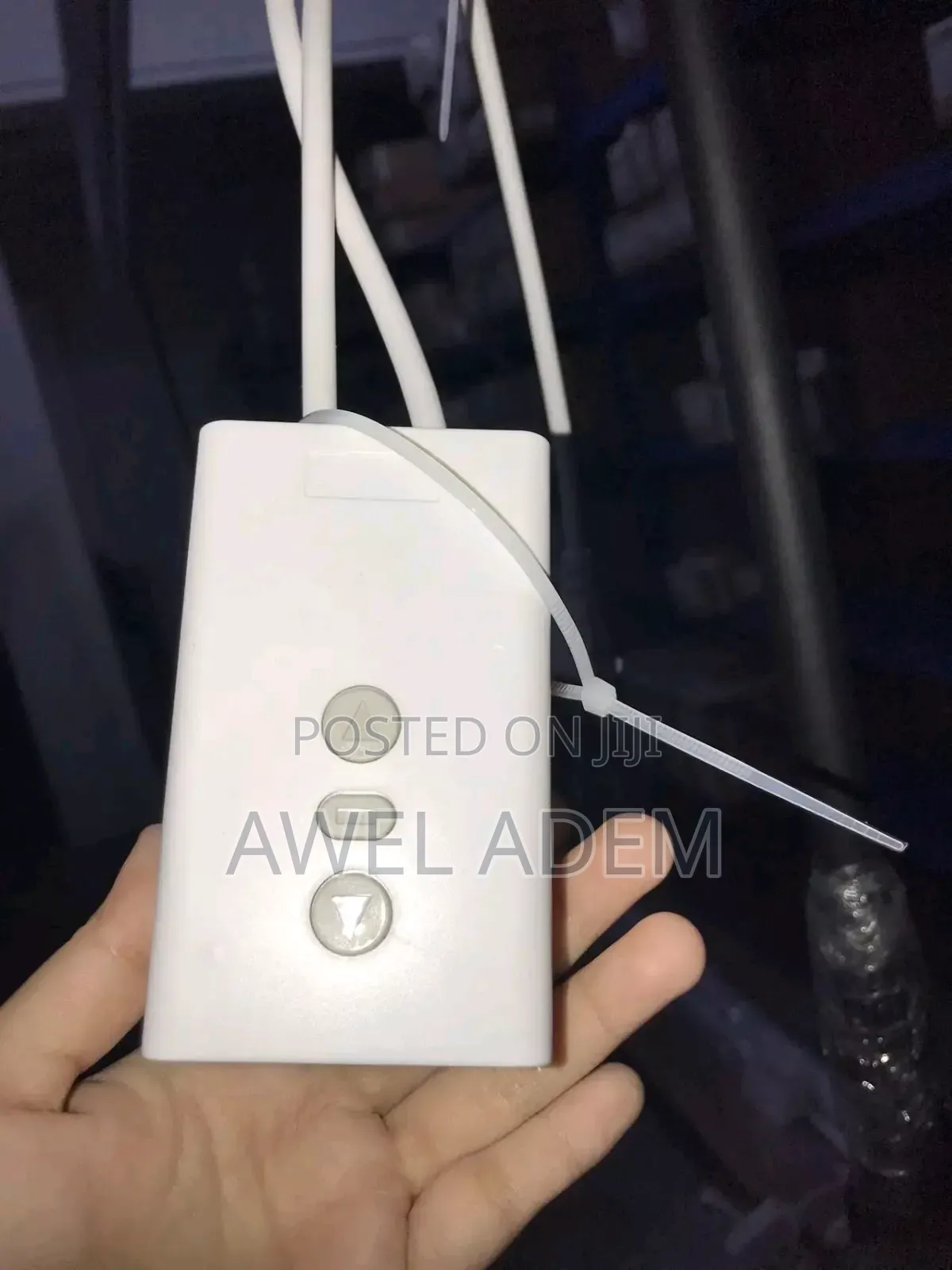 Big Motorized Projector Screen Size 2,40cm X 2,40cm Screen