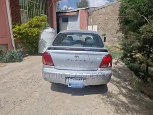 Toyota Platz 2002 Silver