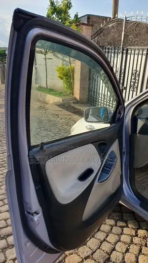 Toyota Vitz 2004 Silver