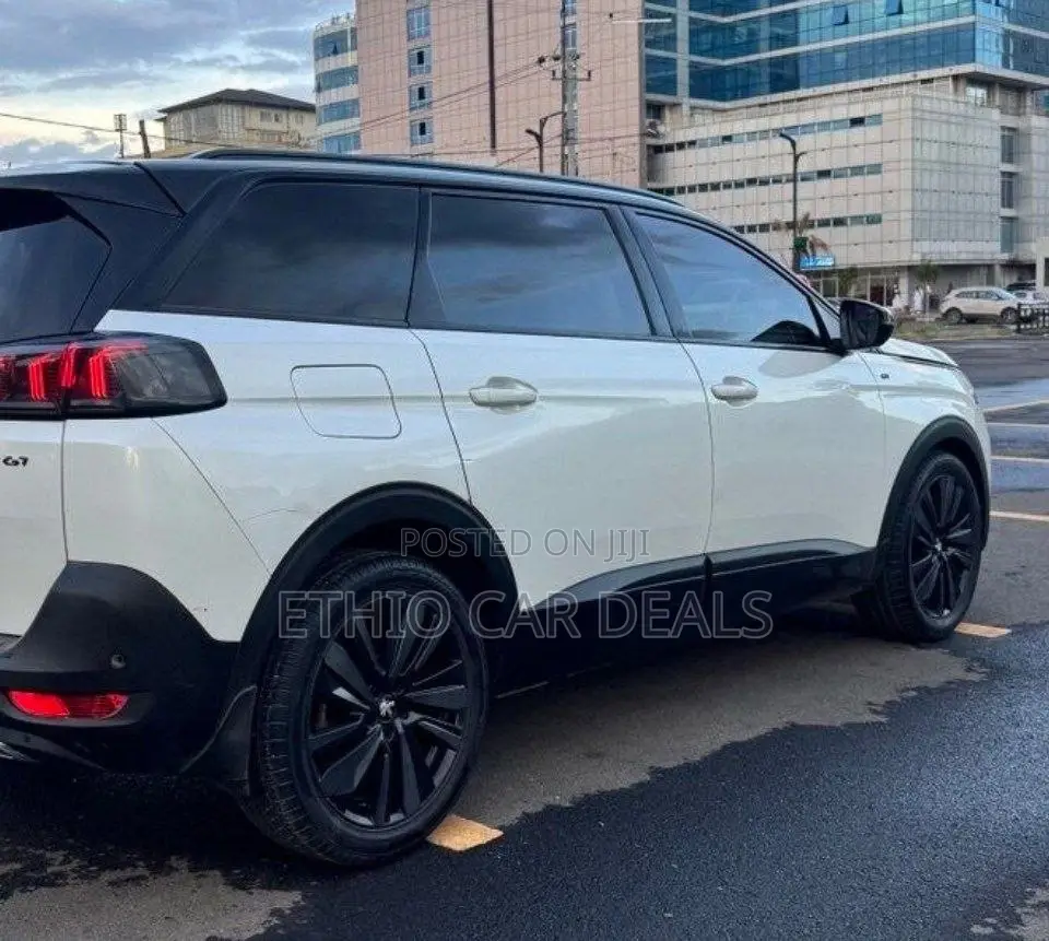 Peugeot 5008 2021 White