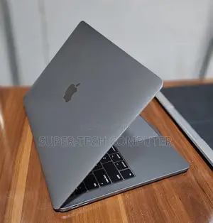 New Laptop Apple MacBook Pro 2017 8GB Intel Core i5 SSD 256GB