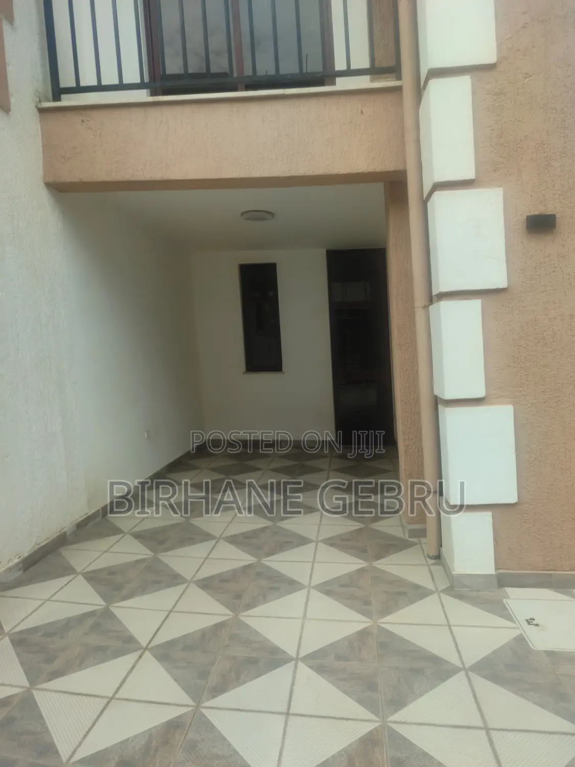 6bdrm House in G+2 House, Bole for rent